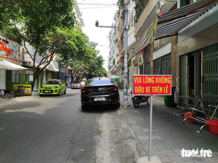 Dừng xe vô nhà ở đường cấm dừng, đỗ xe có bị phạt không?