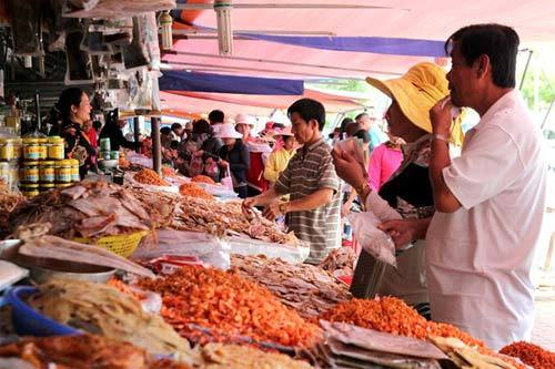 Hải sản khô ruồi không dám đậu: Cá khô được “bao” sử dụng 1 năm